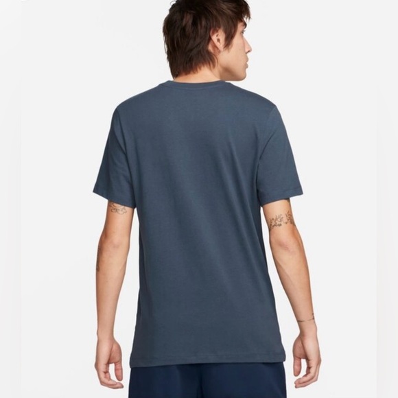 BNWOT Nike Barça Short Sleeve Tee - Picture 3 of 16